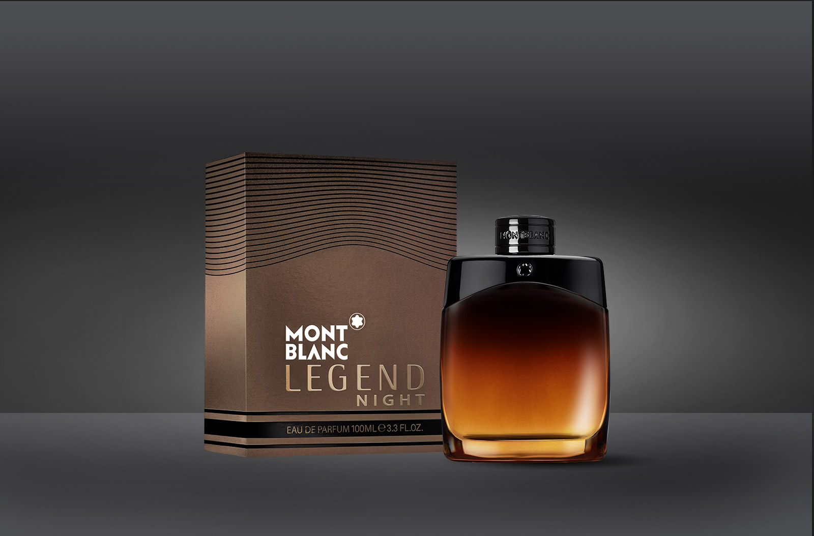 The aromatic notes of clary sage and peppermint, enhanced with cool spices (cardamom) and sparkling bergamot, set the fragrance’s fresh and lively tone. The opening is bright, like the natural radiance of our man’s aura. The middle notes immediately counterbalance this first impression of refreshing coolness with their warm elegance. The precious scents of cedar wood blend well with the floral lavender tones, a classic in men's fragrances, and slightly powdered violet.